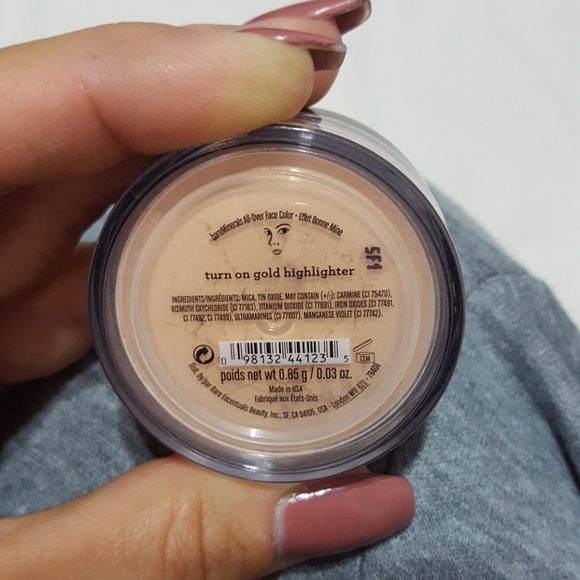 BareMinerals gold highlighter - Picture 2 of 3